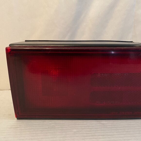 91-99 Mitsubishi 3000GT Coupe Right Hand Passenger Side Tail Light Assembly - Picture 12 of 13